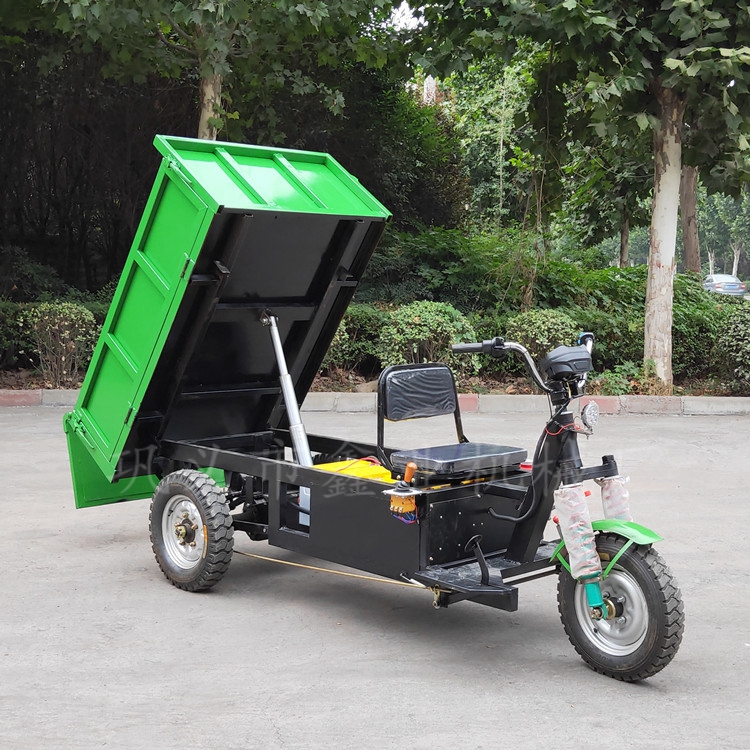 電動翻斗車轉運作業在抗洪一線 電動翻斗車轉運作業在抗洪一線